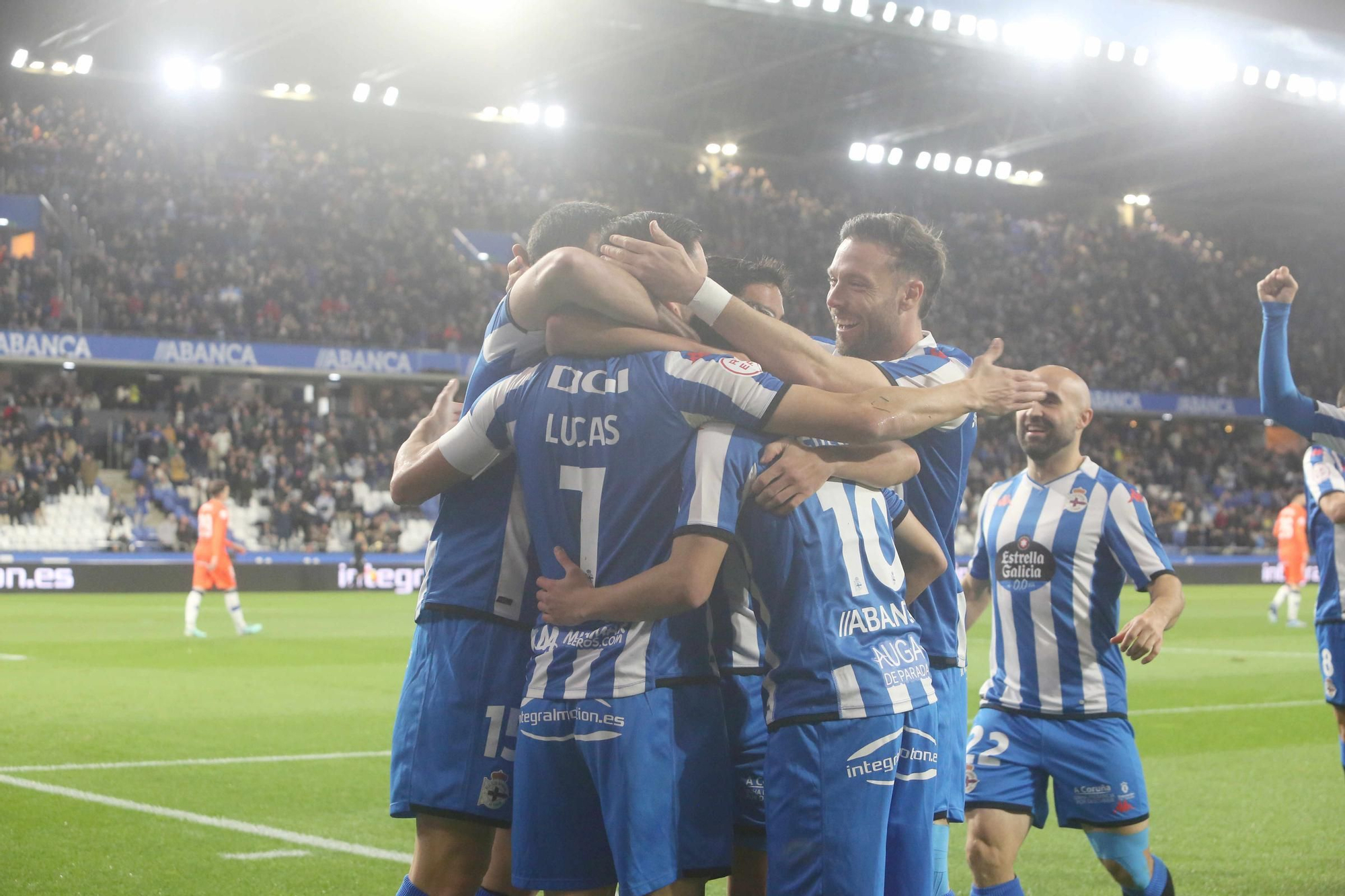 El Dépor gana en Riazor con doblete de Lucas a la Real Sociedad B (2-1)