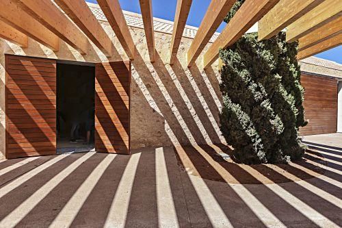 Der neue Anbau der Bodega Ribas in Consell.