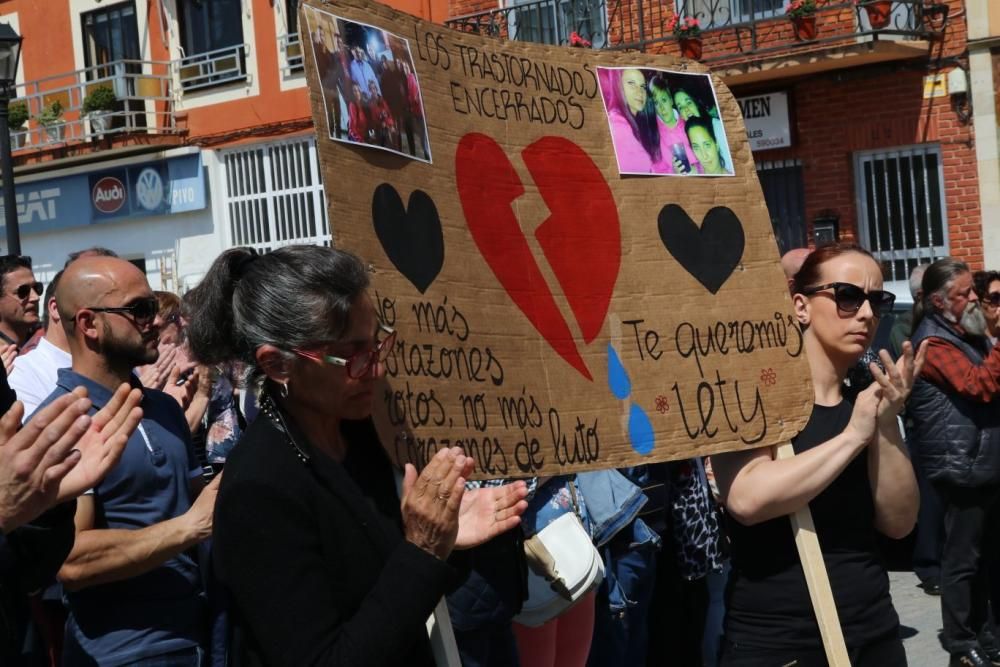 Concentración por el asesinato de Leticia Rosino e