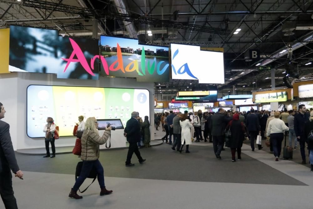 Inauguración de los pabellones de Andalucía y Málaga en Fitur.