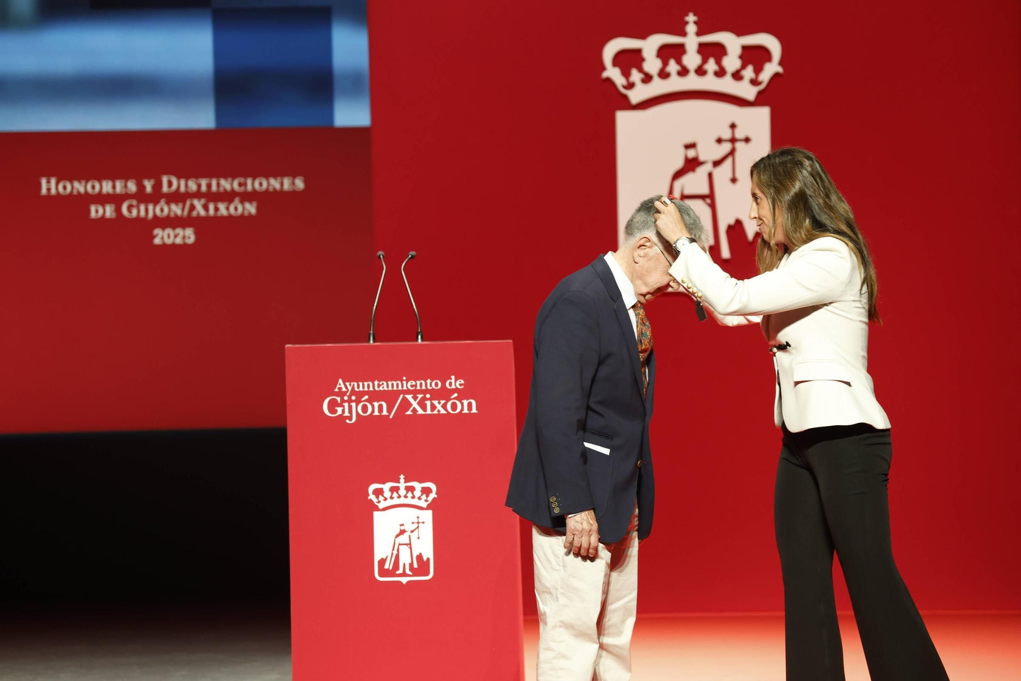 La entrega de medallas y distinciones de Gijón, en imágenes