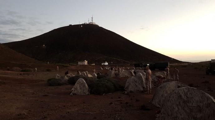 Ejercicios de adiestramiento terrestre en los campos militares de La Isleta y Pájara