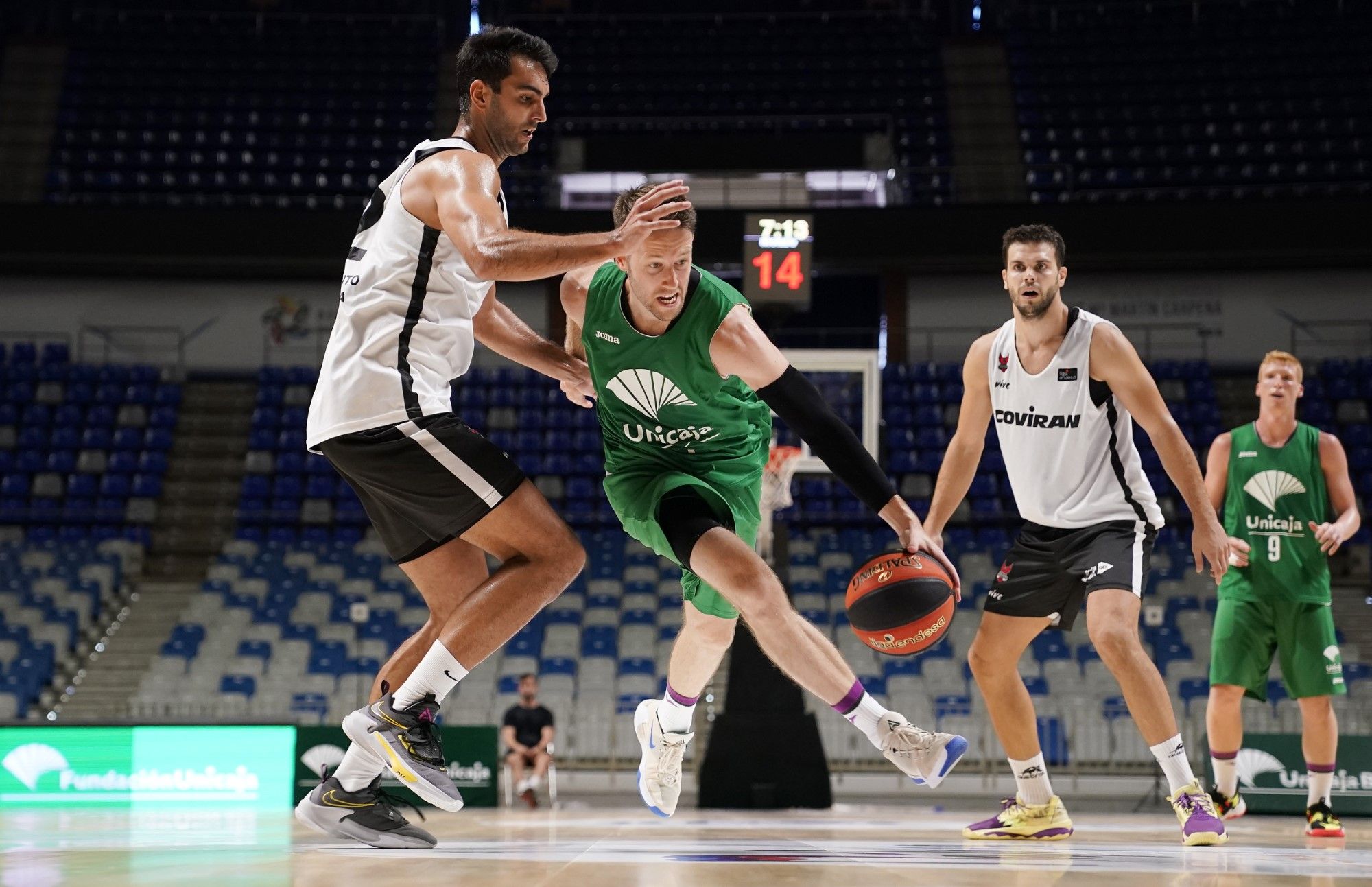 Primeros minutos de competición del nuevo Unicaja esta pretemporada