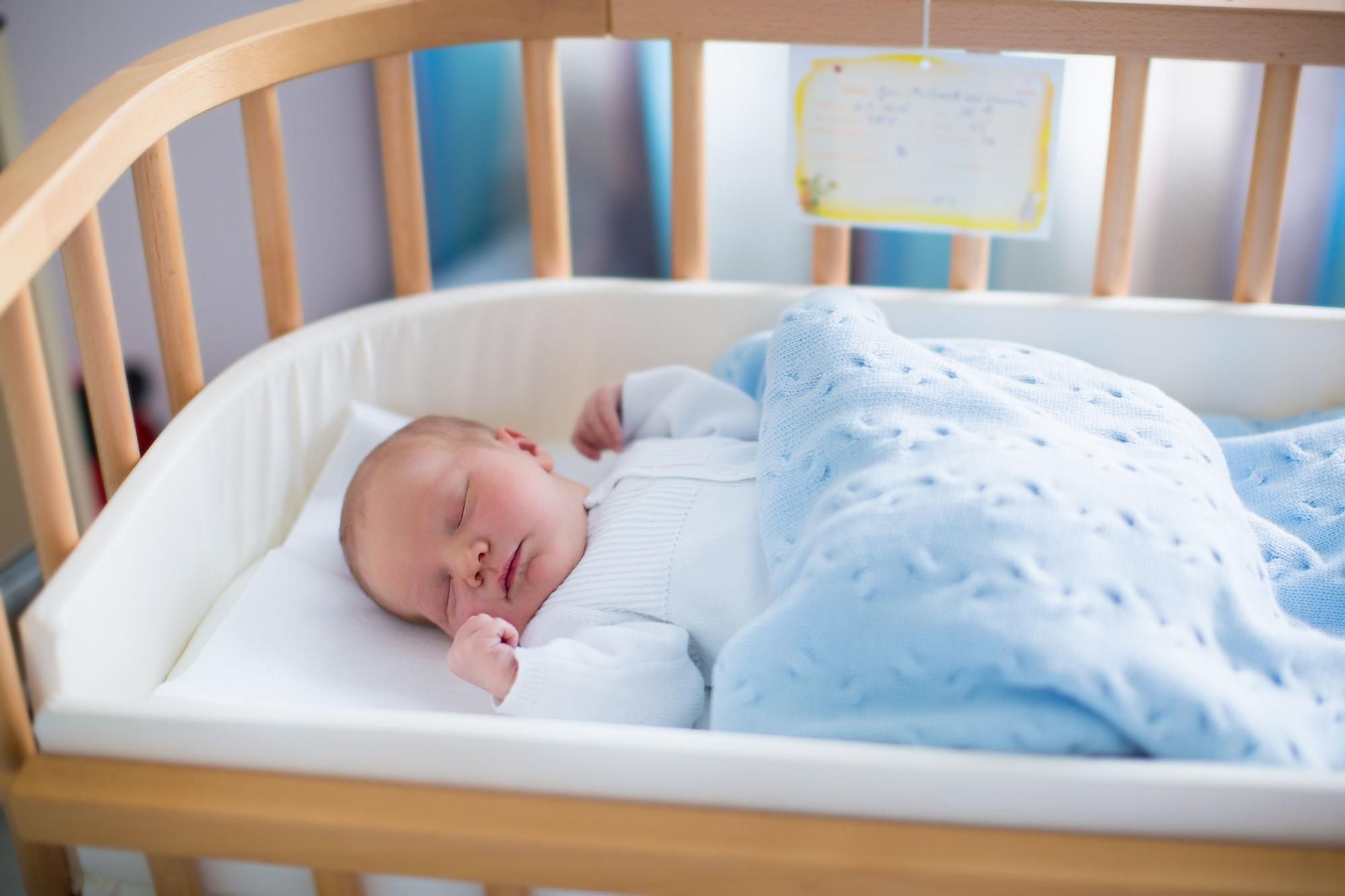 Dormir lo suficiente durante los primeros meses de vida, clave para una buena salud del niño.