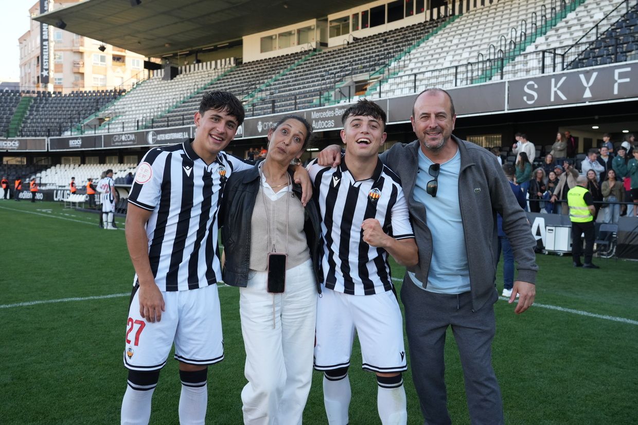 ¡Las mejores imágenes de la celebración del ascenso a Segunda Federación del Castellón B!