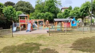 Llanes pone a punto todos los parques infantiles y varias áreas recreativas del concejo con vistas al verano