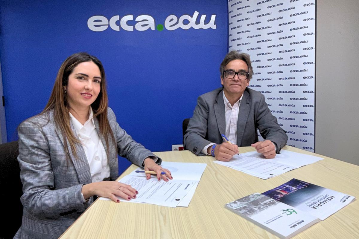 Betsabé Morales y José María Segura durante la firma del convenio