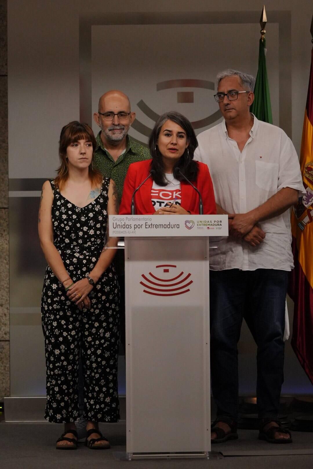 Fotogalería | Los portavoces en rueda de prensa tras el debate sobre el estado de Extremadura