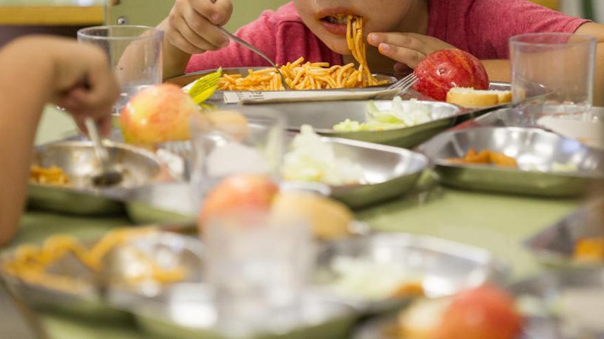 Educación implanta el plato único en los comedores escolares para evitar obesidad