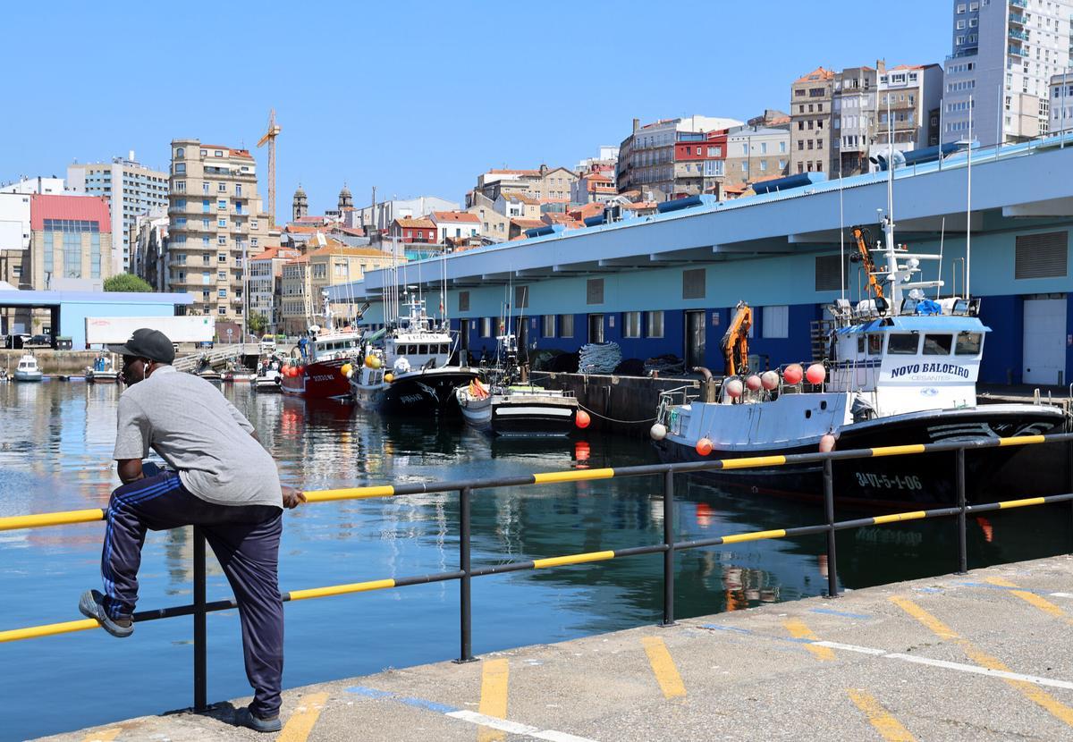 Barcos pesqueros amarrados en el puerto de O Berbés.
