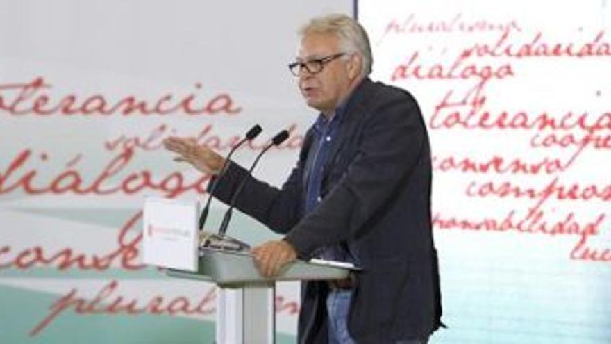 Felipe González: &quot;Estamos incubando la misma basura que nos ha llevado a esta crisis&quot;