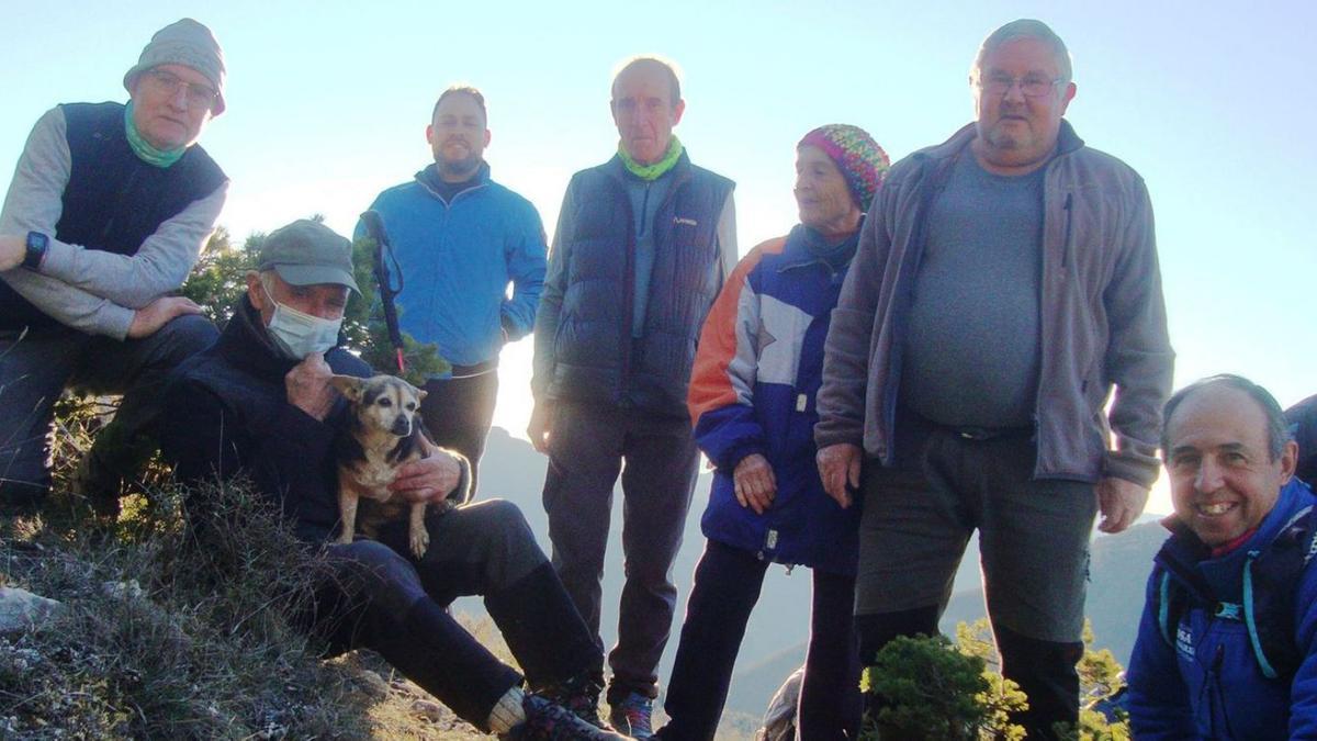 La Colla dels Tres Mil saluda el nou any des dels cingles de Vallcebre | ARXIU PARTICULAR