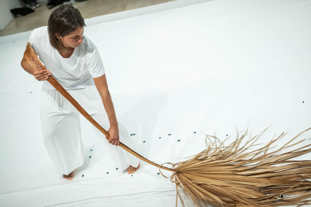 Presentación de la performance 'A ras de suelo'