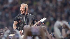 Metallica, durante su actuación anoche en el estadio Metropolitano de Madrid
