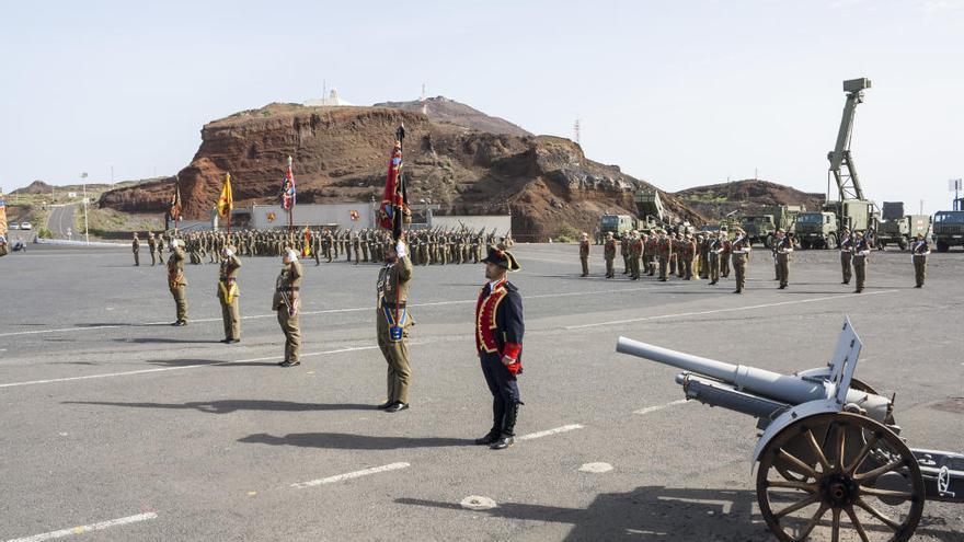 El Regimiento de Artillería Antiaérea 92 rinde honores a Santa Bárbara, patrona del arma, por su festividad en 2016.