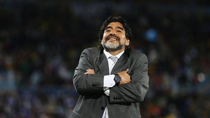 Maradona niega que deba dinero en impuestos a Italia