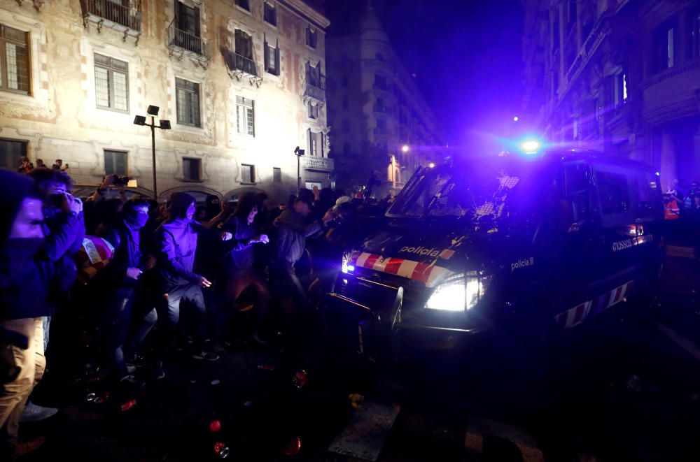 Protesta frente a la Jefatura de Vía Laietana