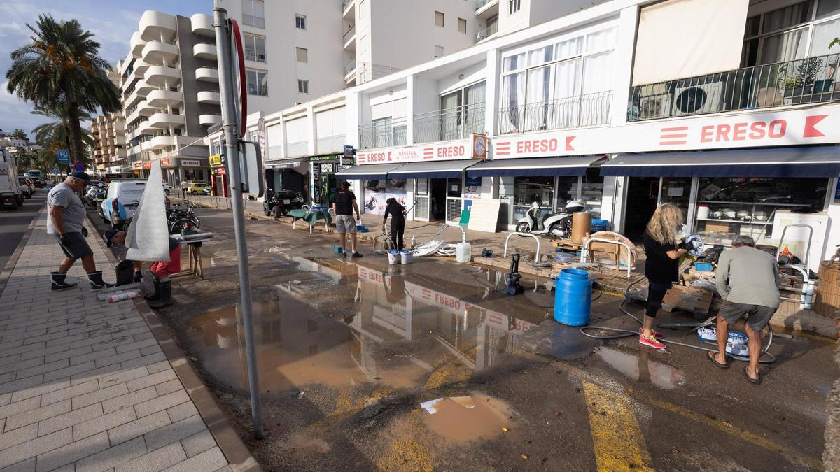 Afectados por las inundaciones del 30 de septiembre en Ibiza.