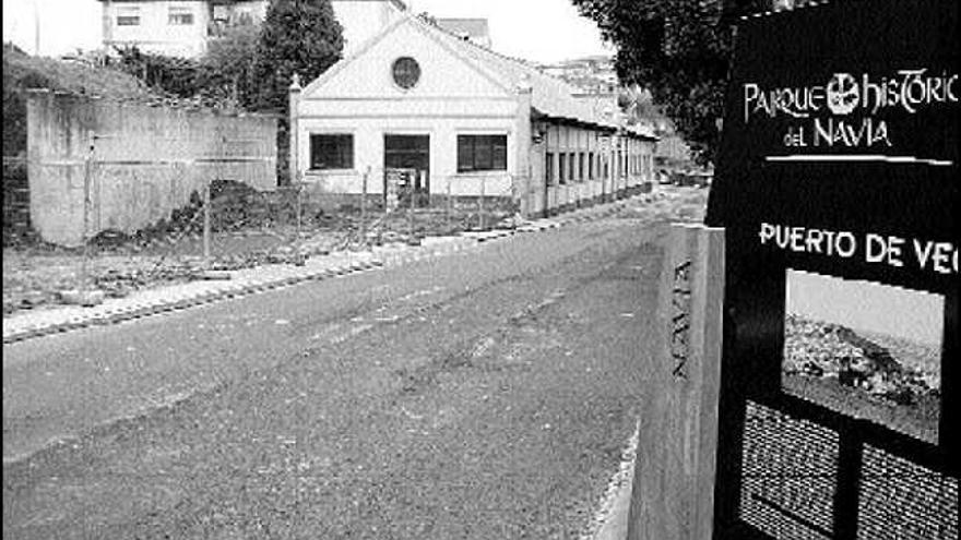 Obras de la Puerta Este de Navia, en Puerto de Vega.