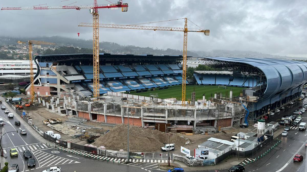 El estadio de Balaídos, en una imagen reciente durante sus obras de reforma en la grada de Marcador