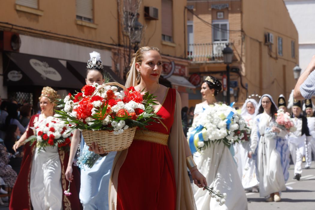 Flores y alegría para despedir la Semana Santa Marinera en el desfile de Resurrección