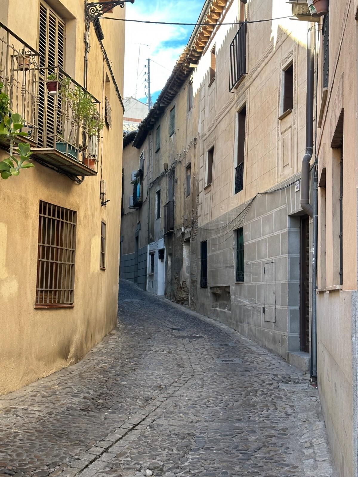 Calle del casco histórico de Toledo