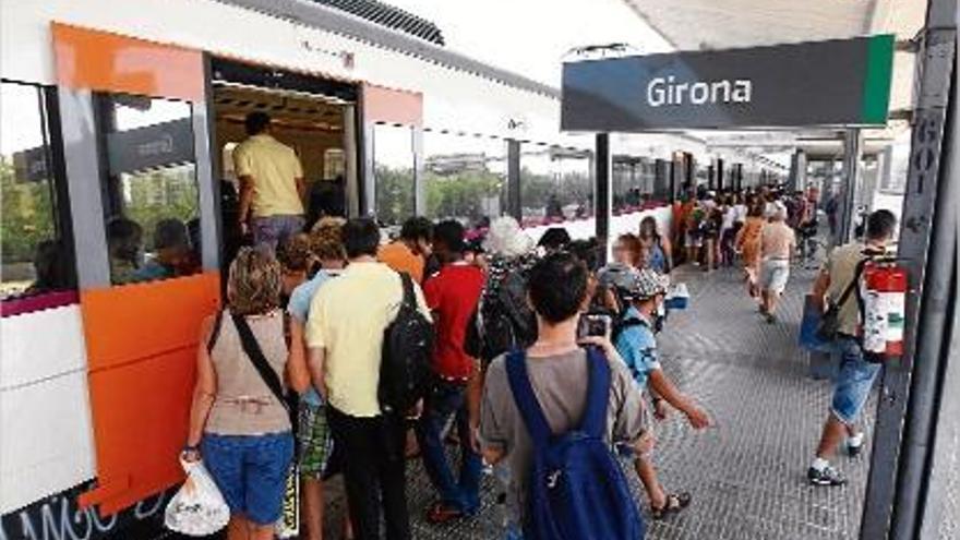 L&#039;estació de Girona ofereix facilitats als qui no volen pagar.