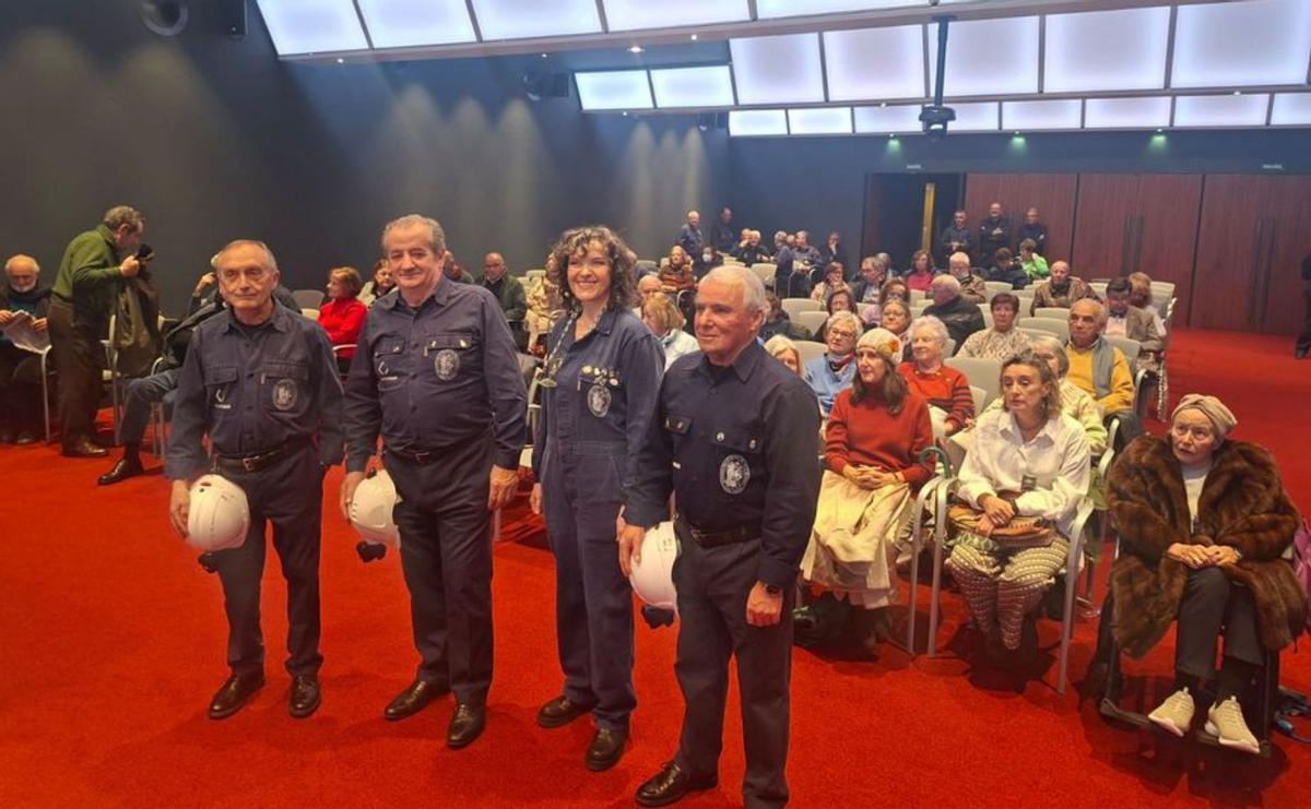 De izquierda a derecha,  Higinio González, Nicanor García, Rebeca Velasco y Víctor Álvarez.   | LNE