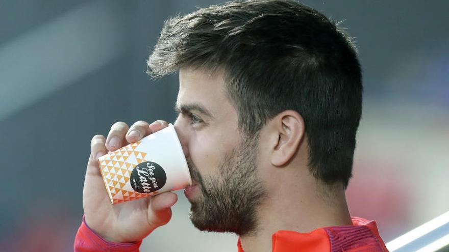 Piqué se suma al primer entrenament; Messi, Suárez i Neymar, dilluns