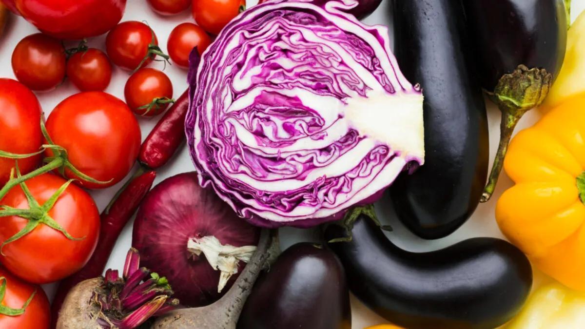 Escoger frutas y verduras de temporada reporta muchos beneficios diet谷ticos