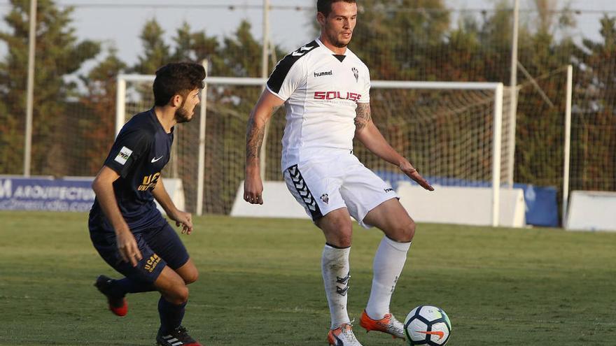 El defensa Cristian Galas completa la zaga del Alcoyano