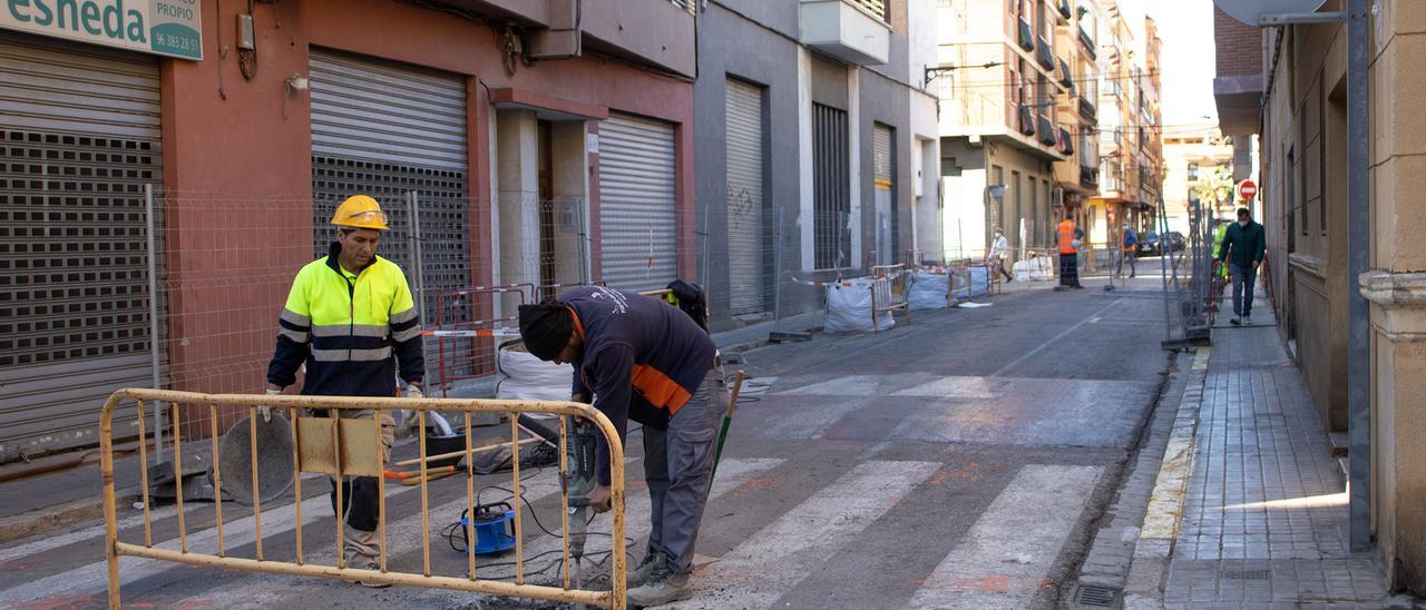Trabajos en una de las calles de Xirivella afectadas