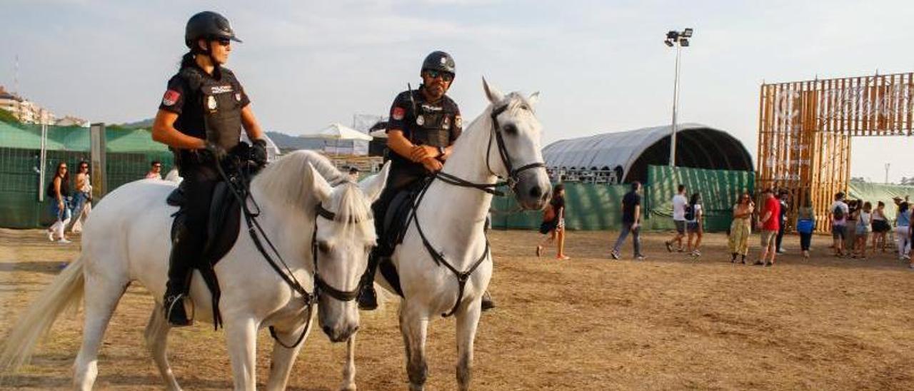 La unidad de caballería de la Policía Nacional ya estuvo presente durante el Atlantic Fest en la playa de A Concha.