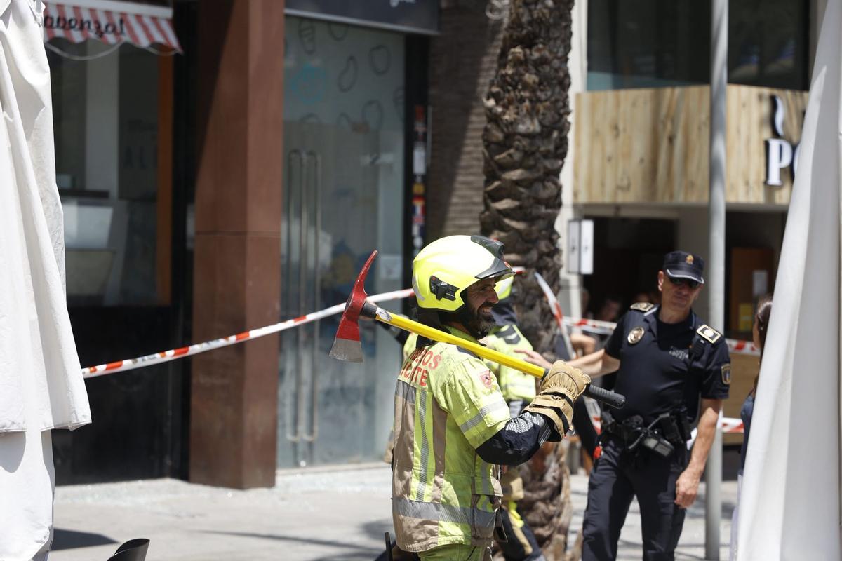 La rotura de cristales por la mascletà provoca heridas a una mujer en Luceros La rotura de cristales por la mascletà provoca heridas a una mujer en Luceros