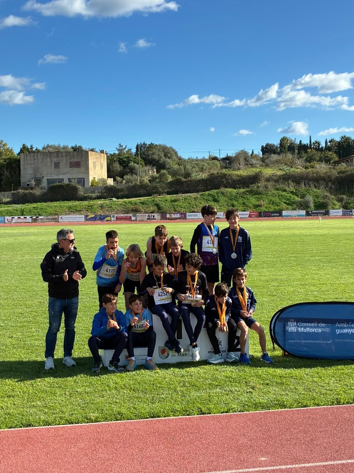 Entrega de trofeos de una de las pruebas en categoría masculina del Campeonato de Mallorca sub-12
