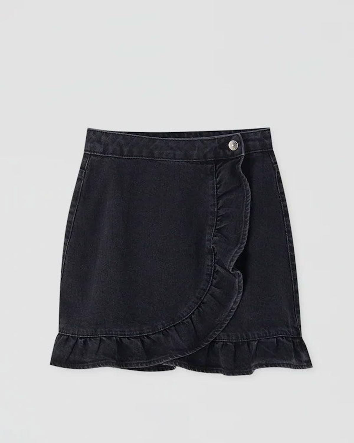 La falda de María García de Jaime es de Pull & Bear
