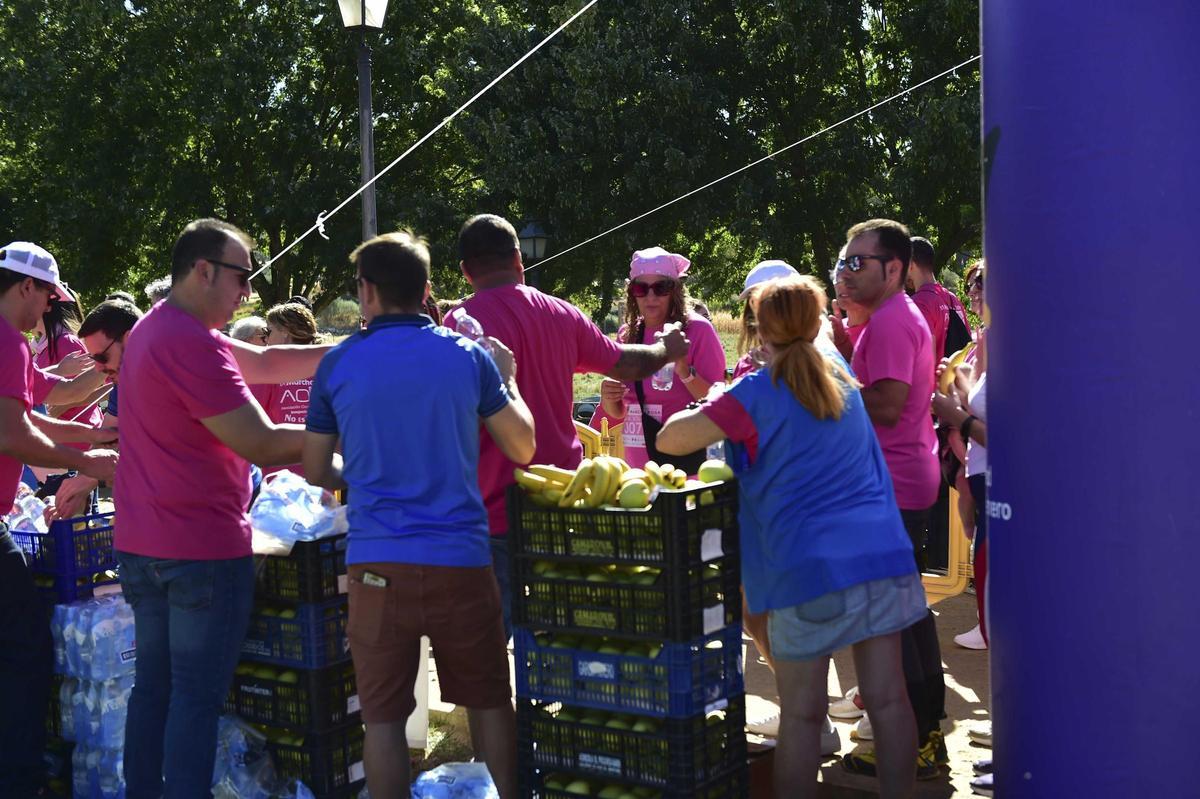 Imágenes de la marcha rosa contra el cáncer de mama en Plasencia