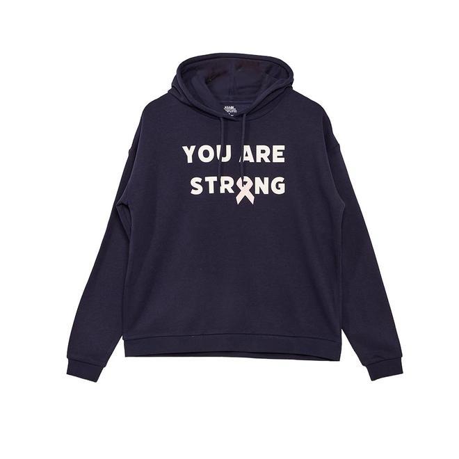 Sudadera con capucha y mensaje 'You are strong' de Kiabi. (Precio: 15 euros)