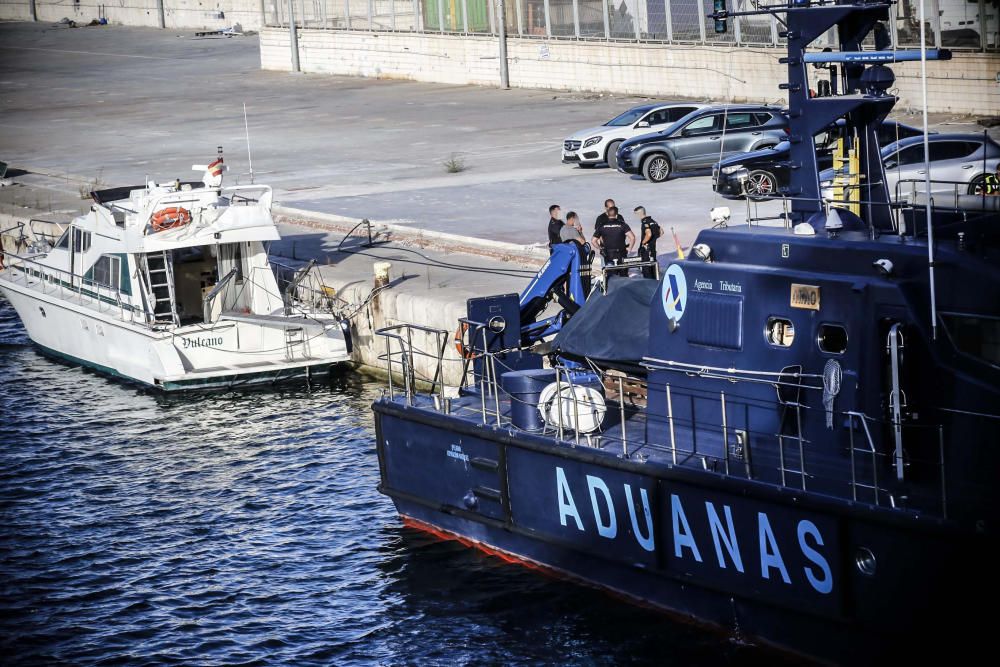 La droga ha sido descargada esta tarde y hay varios detenidos en una operación de la Guardia Civil, Policía Nacional y Vigilancia Aduanera.