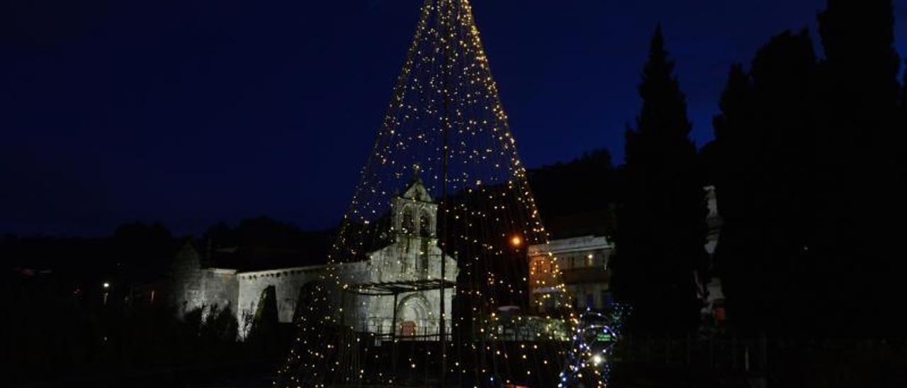 El Iglesario luce por Navidad. | GONZALO NÜÑEZ