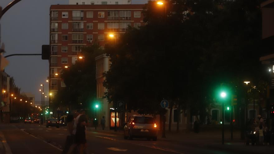 Zaragoza adelantará en agosto el apagado de las farolas para ahorrar 6.000 euros al día en luz