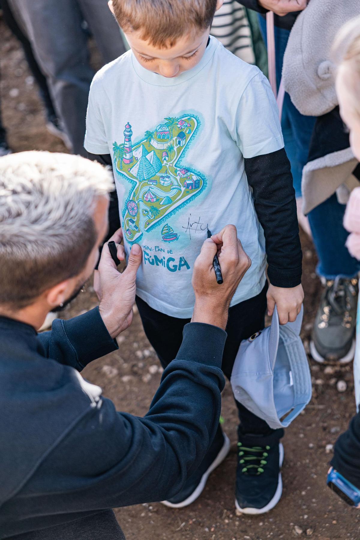 La Fúmiga ompli de famílies el Festivernet de Tavernes de la Valldigna La Fúmiga ompli de famílies el Festivernet de Tavernes de la Valldigna