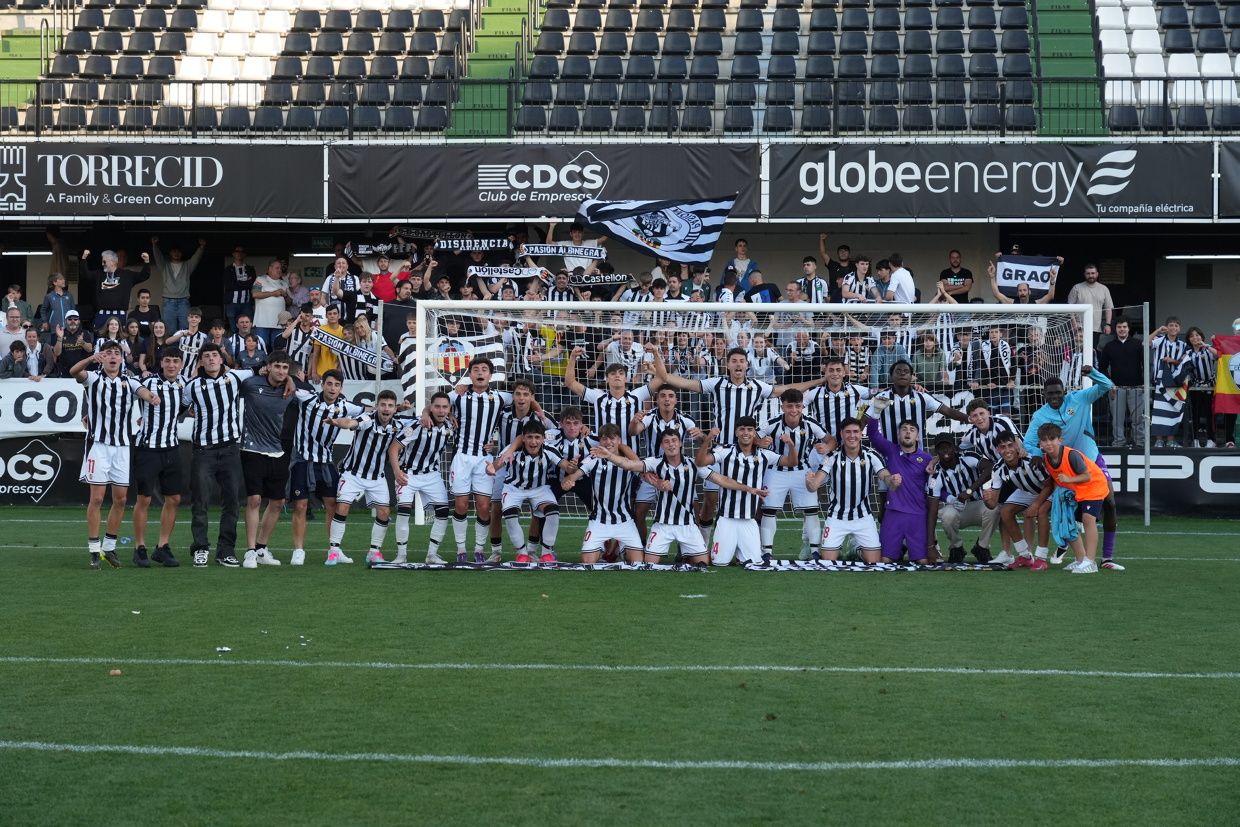 ¡Las mejores imágenes de la celebración del ascenso a Segunda Federación del Castellón B!
