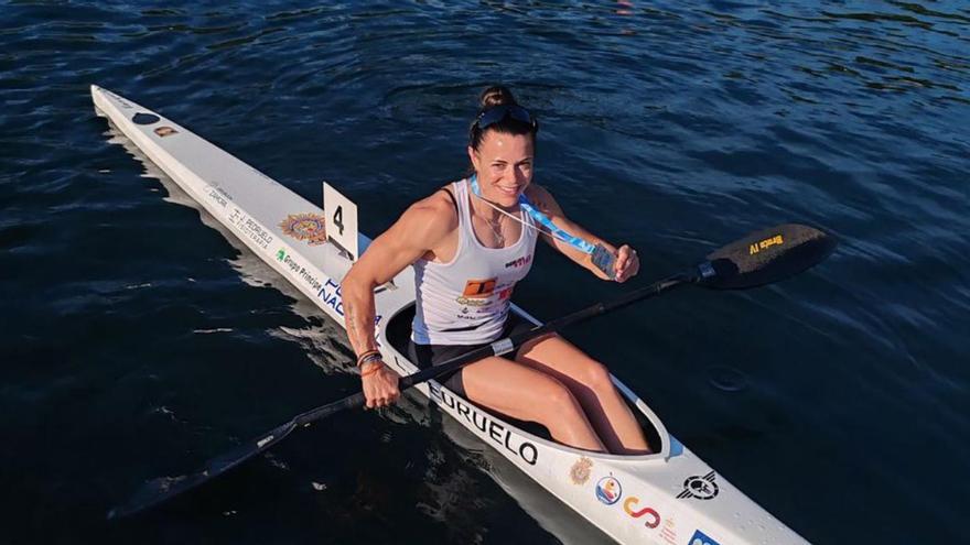 Laura Pedruelo, con su medalla en Pontevedra. | CEDIDA