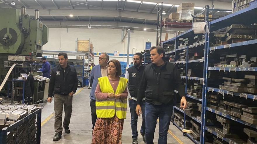 Visita de Patricia Argerey a la empresa MRF en Pereiro.  | // FDV