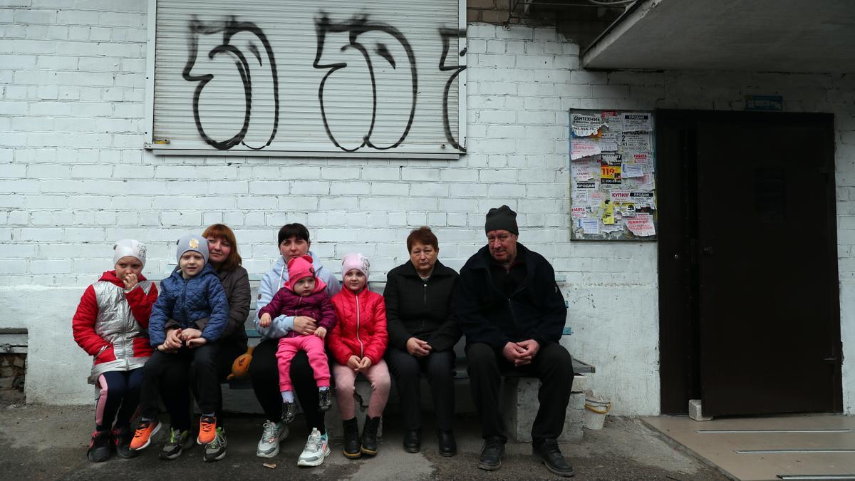Un grupo de refugiados ucranianos que han escapado de Mariúpol.