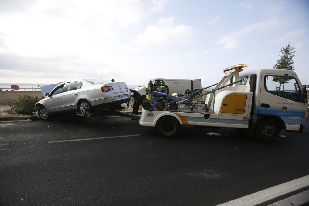 Accidente de tráfico en la avenida de Villajoyosa de Alicante