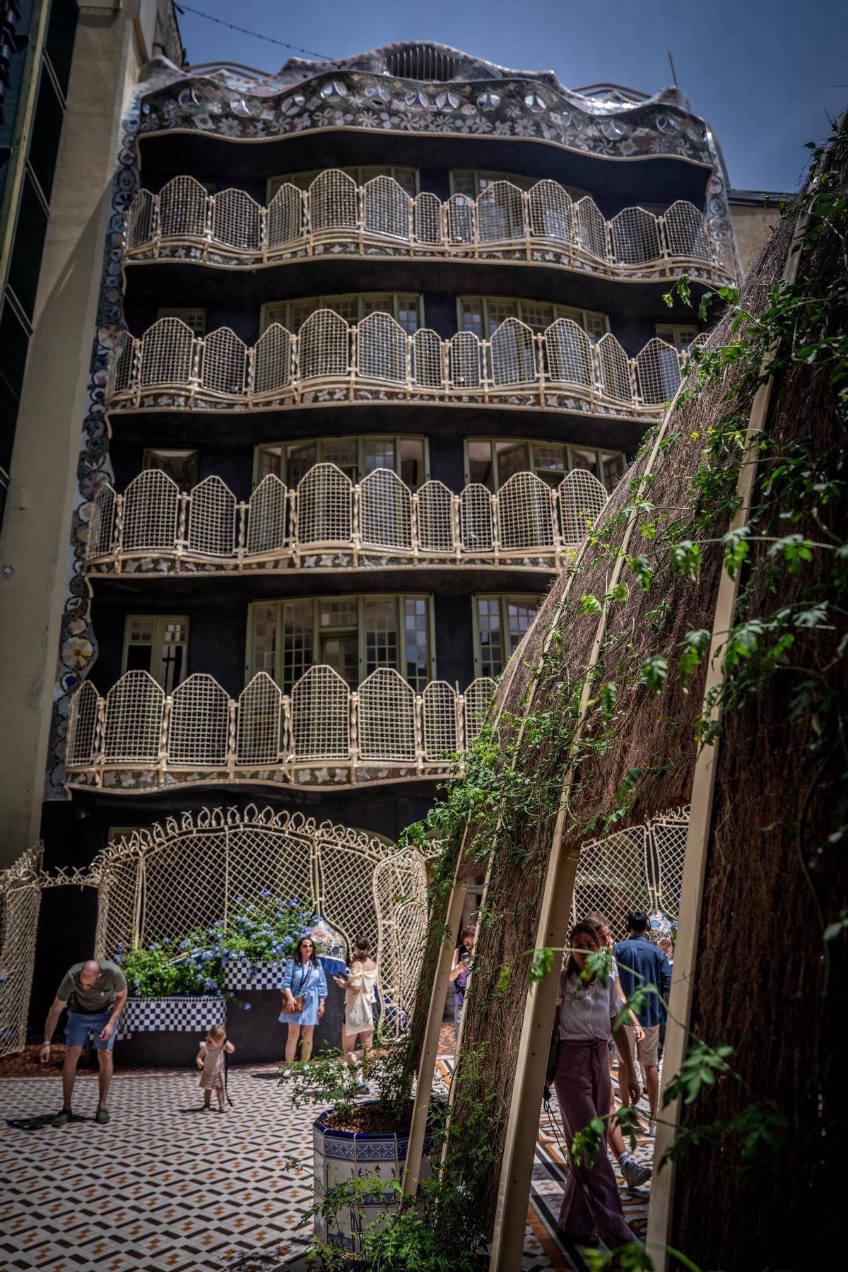 La Casa Batlló recupera sus colores originales