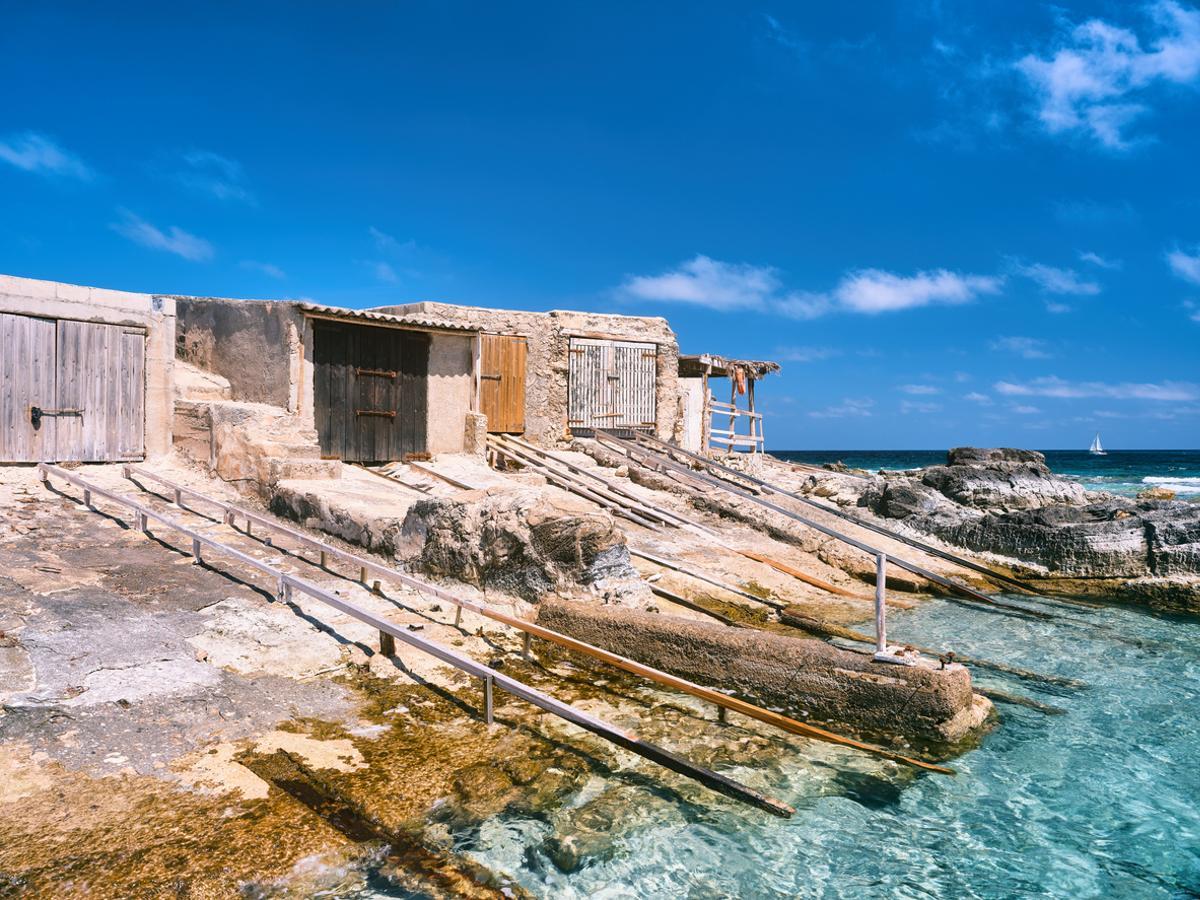 Punta de sa Torre de ses Portes, Playa de las Salinas, Platja de ses Salines, Fishermen's Huts, Ibiza
