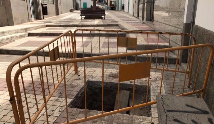 Obras en la plaza de Tenoya.